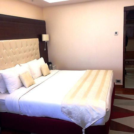 K C Residency, Jammu Hotel Luaran gambar