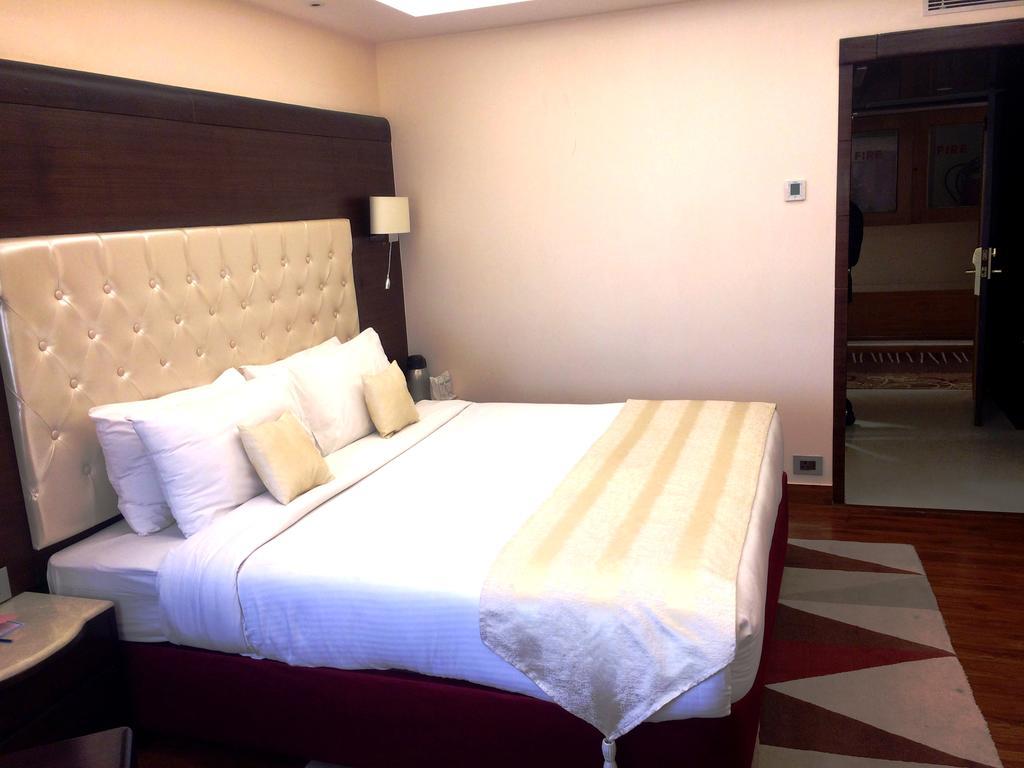 K C Residency, Jammu Hotel Luaran gambar