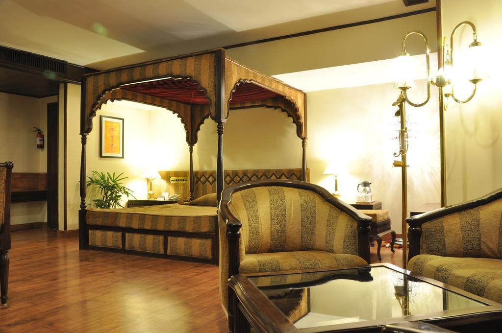 K C Residency, Jammu Hotel Luaran gambar